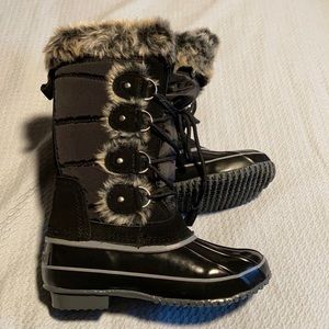 Snow/Rain Boots by Arctic Plunge Brand. NWT!